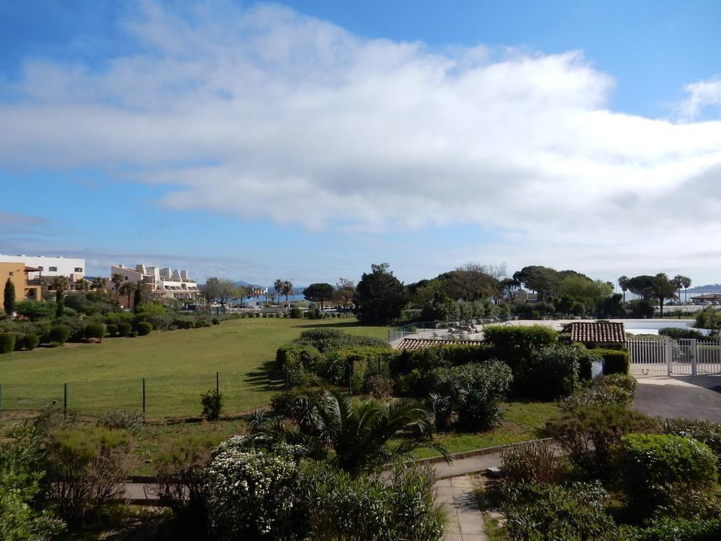 Les Marines De Gassin Apartment Bagian luar foto