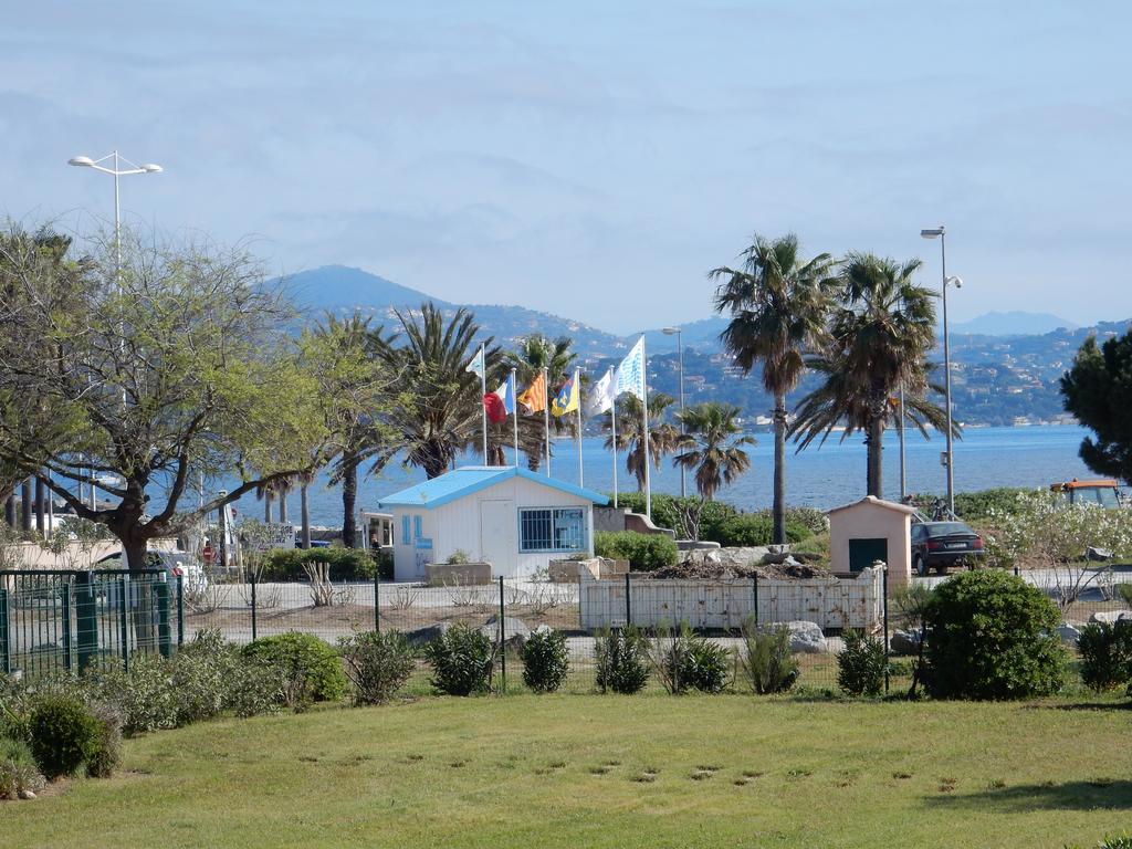 Les Marines De Gassin Apartment Bagian luar foto